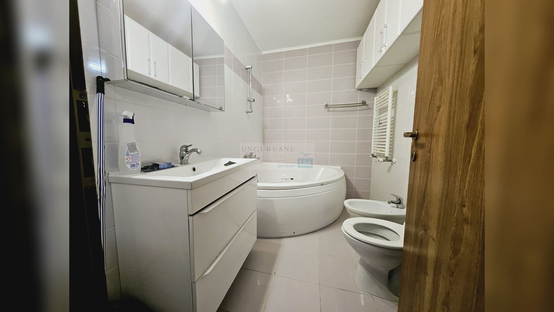 De inchiriat Apartament 3 camere zona Nufarului, Oradea — 9