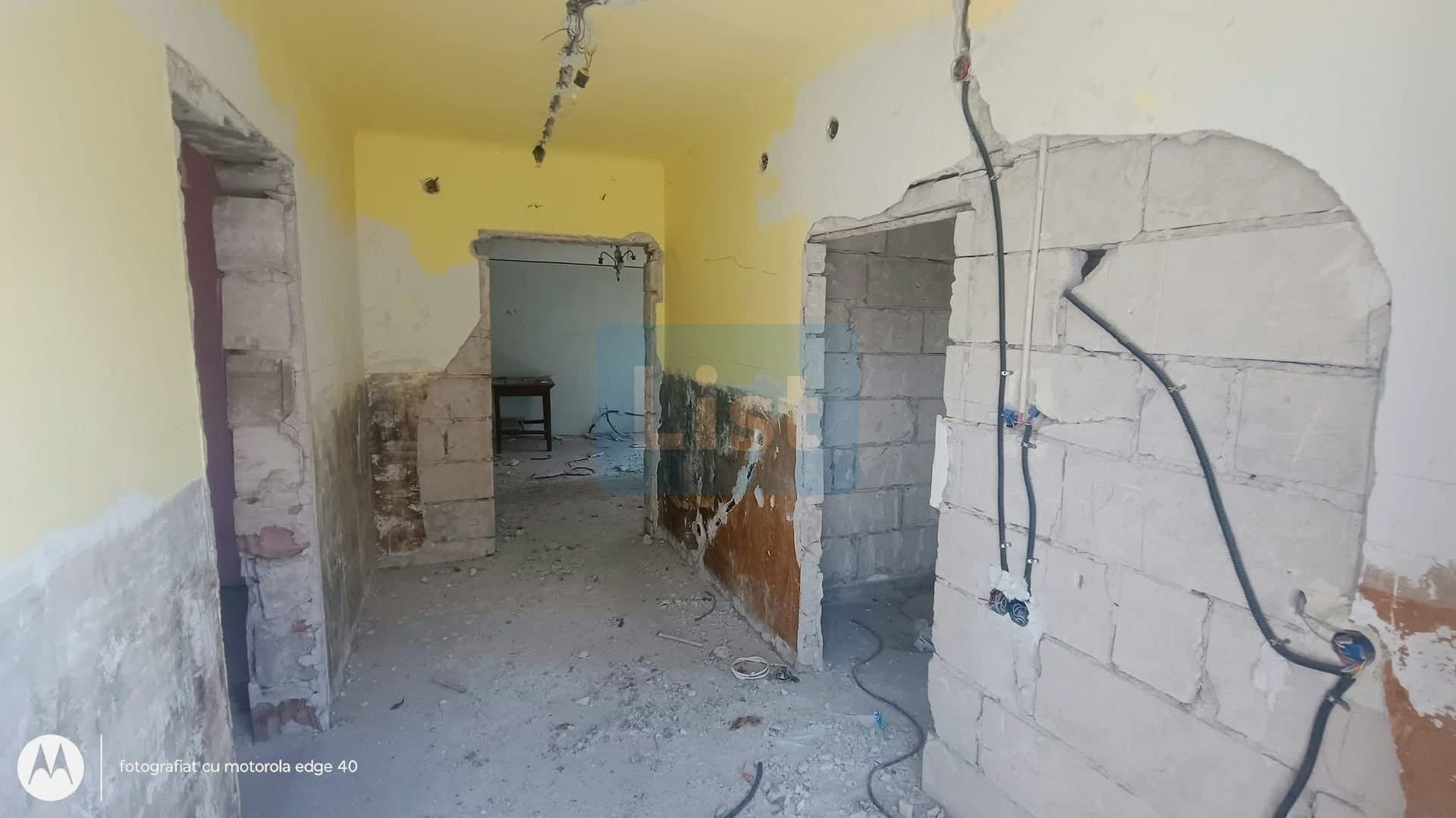 Casa cu 700 mp teren in zona Garii, necesita renovare. Comision 0 — 4