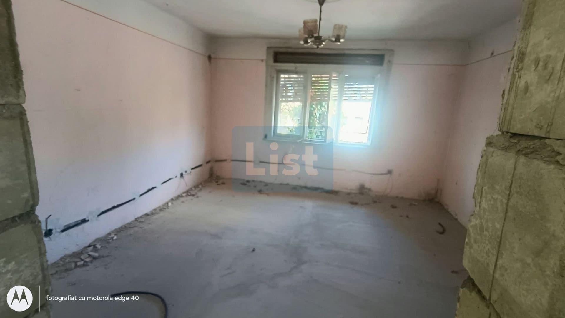 Casa cu 700 mp teren in zona Garii, necesita renovare. Comision 0 — 10