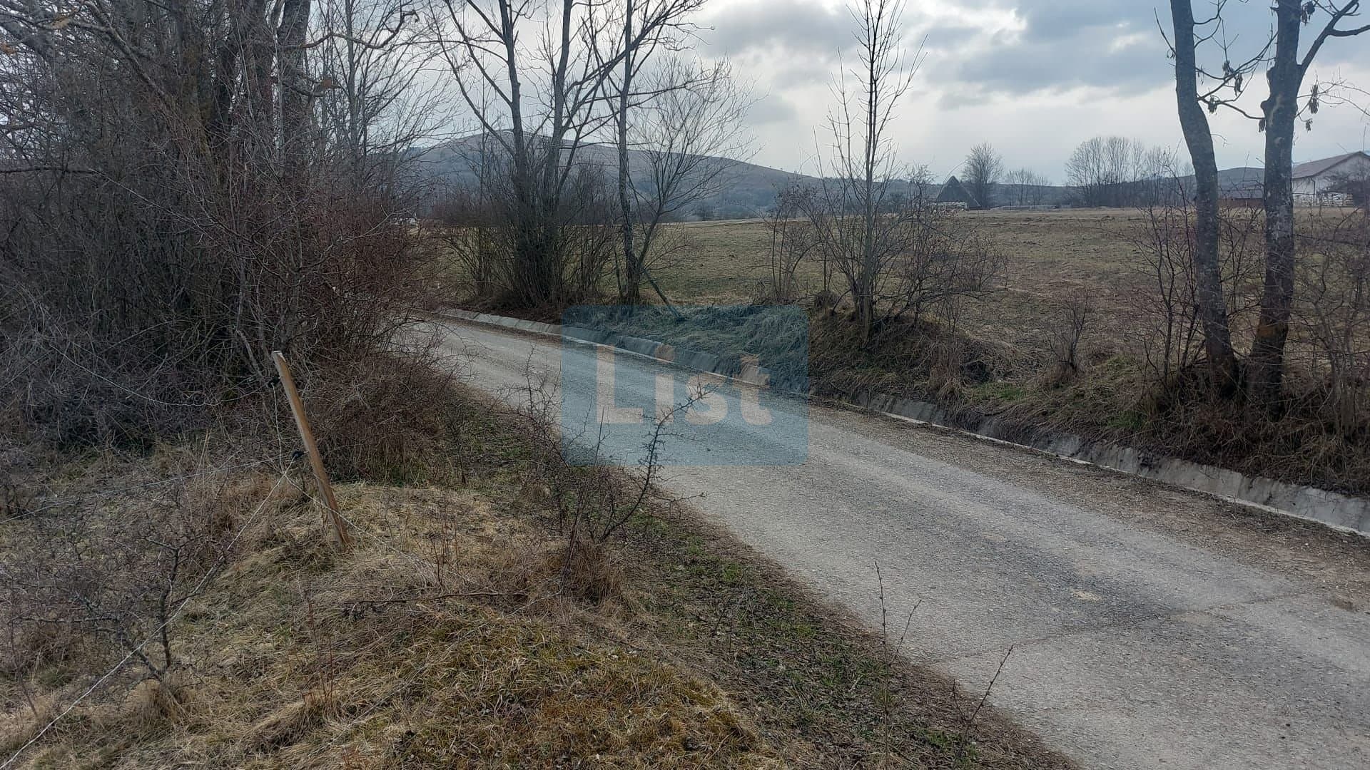 Casa traditionala din lemn renovabila cu teren 2295 mp Margau Cluj — 12