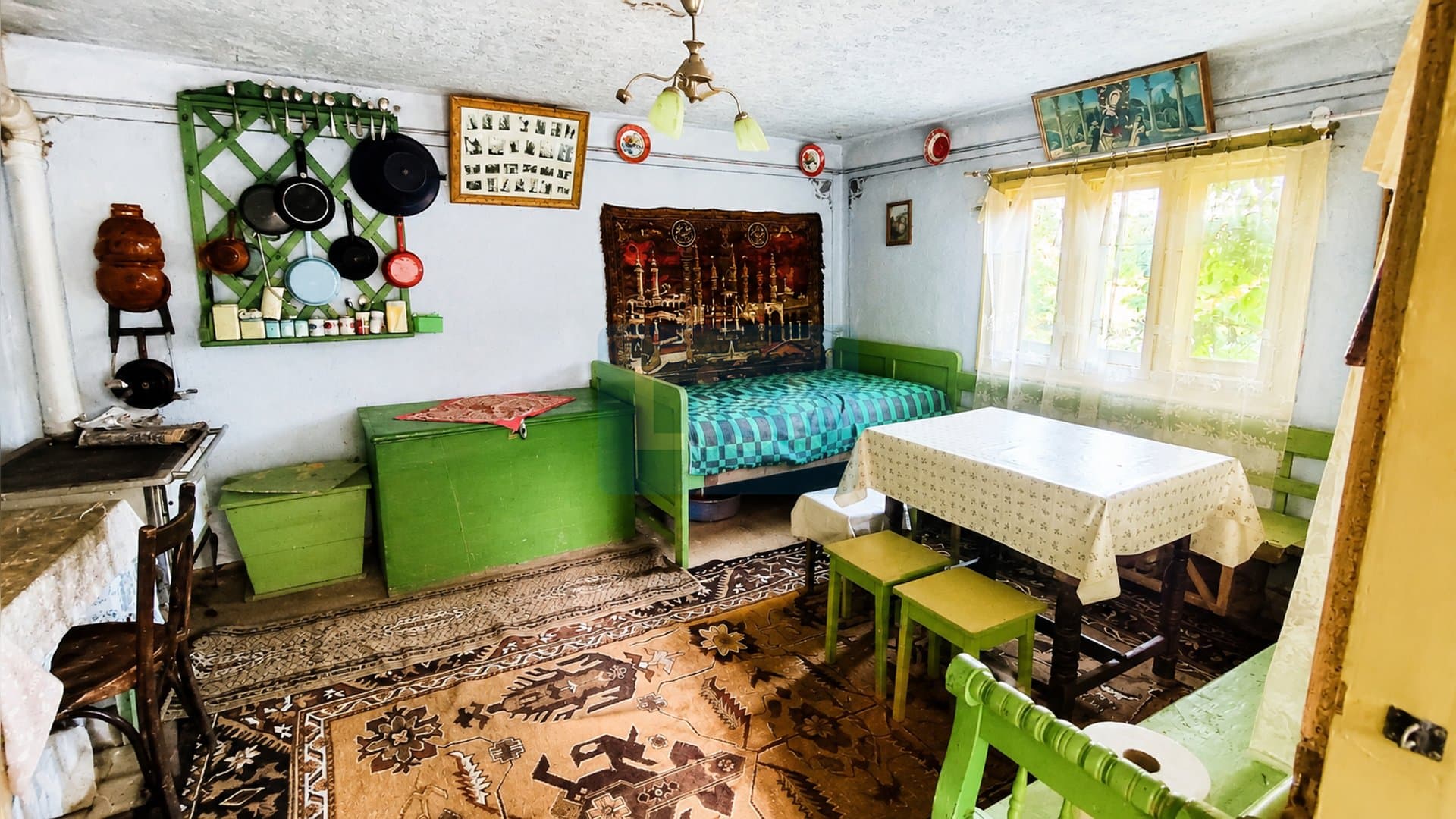 Casa traditionala din lemn renovabila cu teren 2295 mp Margau Cluj